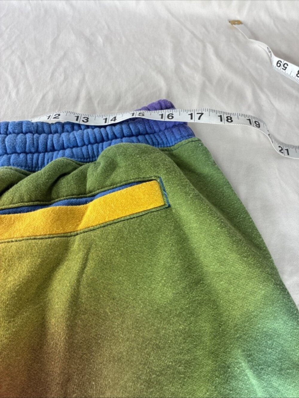 The North Face Pride Fleece Shorts Mens Large Rainbow Tie Dye Puff Print Sweat - Picture 9 of 9